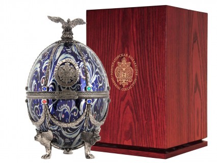 Графин Императорская коллекция яйцо Фаберже Серебряное с цветами (0.7л) в деревянной подарочной упаковке